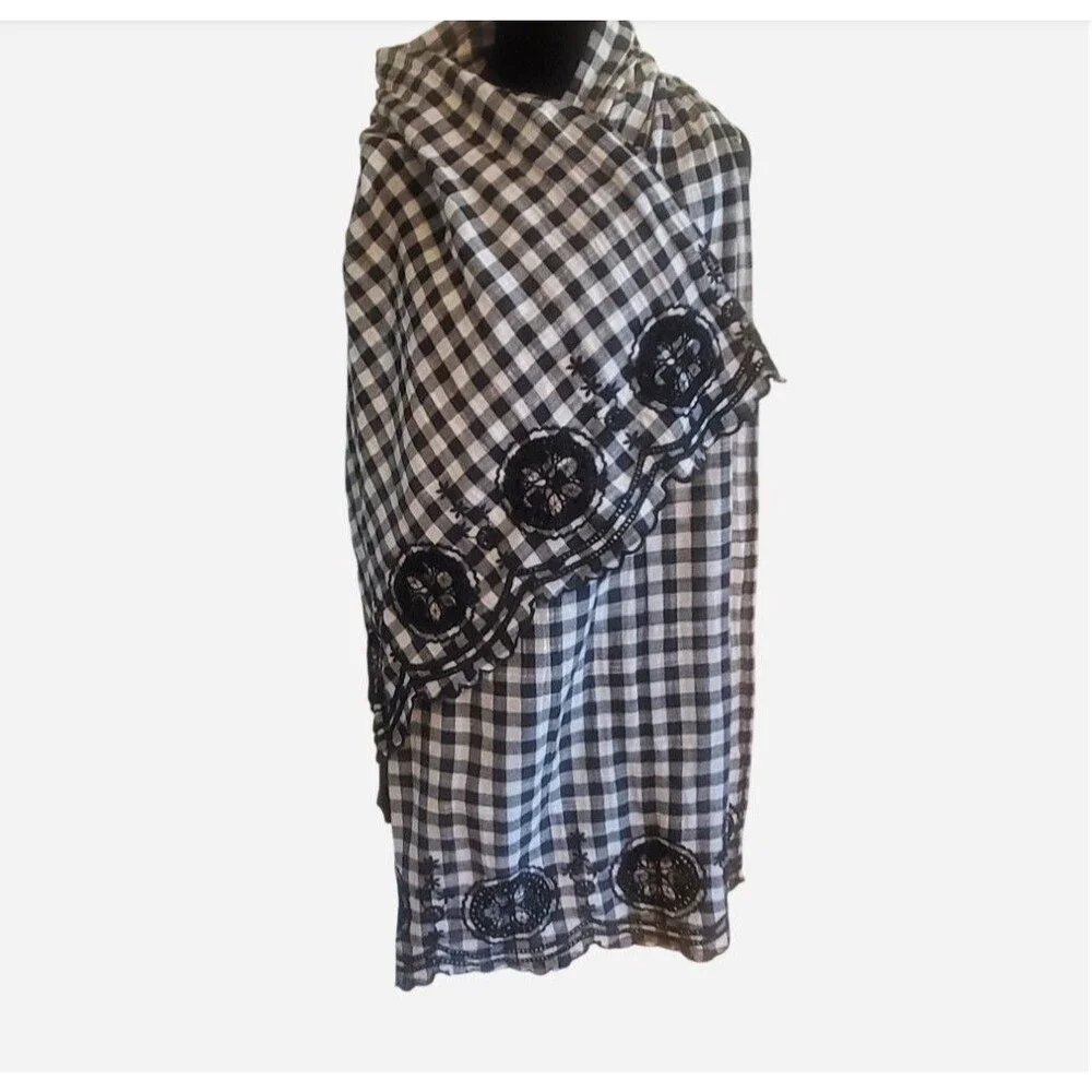 Talbots Women's Cotton Gingham Embroidered floral Scarf Scalloped Hem Cottage